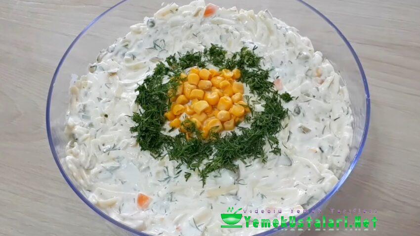 Yoğurtlu Erişte Salatası 👌Yedikçe Yedirten İkram Sofralarınız İçin Şahane Lezzet ✅