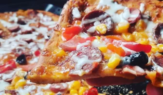 İtalyan Şeflerinin Hamuru ile Pizza Tarifi