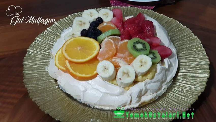 Pavlova Pastacı Kreması ile Nefis Bir Tarif/Beze Kek Pavlova Nasıl Yapılır ?